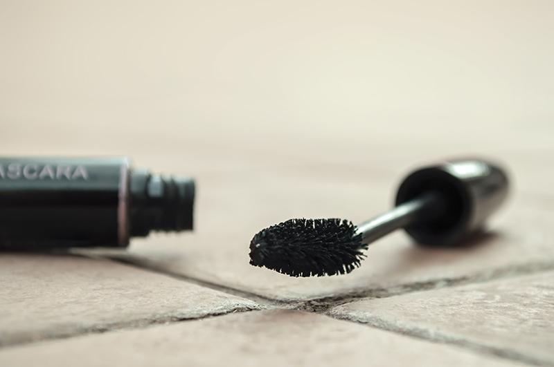 Mascara per capelli: a cosa serve e come applicarlo correttamente