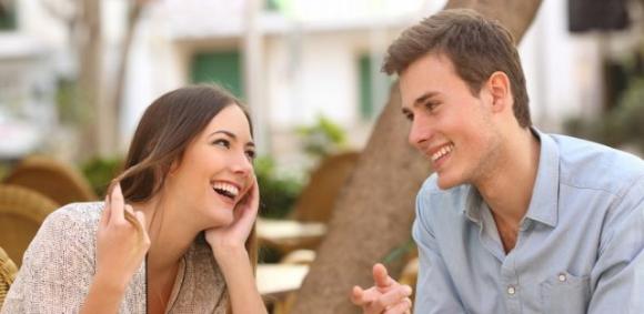 Il peggior modo in cui ogni segno zodiacale cerca (e fallisce) di flirtare