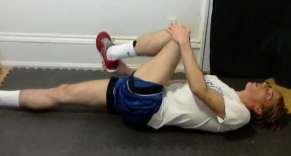 8 esercizi di stretching del muscolo Piriforme per sbarazzarti della sciatica e dei dolori all’anca
