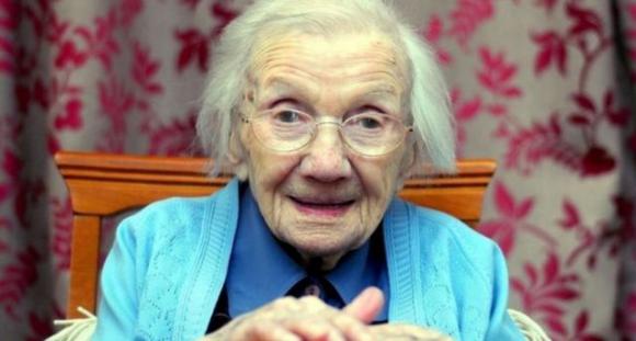 Jessie Gallan, 109 anni. Il suo segreto per una vita lunga? Evitare gli uomini e non sposarsi mai!