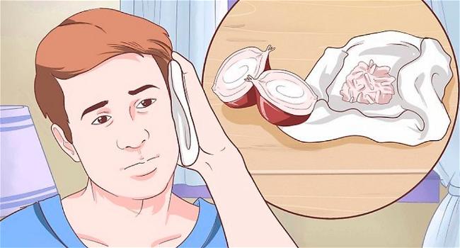 Ecco cosa succede se metti la cipolla nelle orecchie