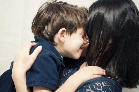 “Sono andata via dall’Italia, qui posso lavorare e fare la mamma senza problemi: lo Stato mi aiuta”