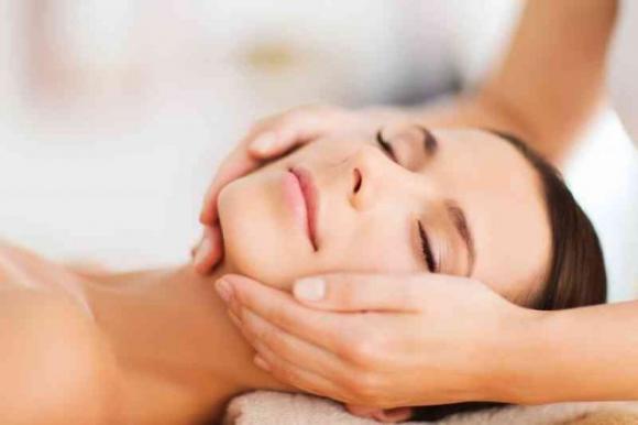 Alcuni segreti di bellezza che nascondono le case cosmetiche. Ti sarà utile conoscerli!