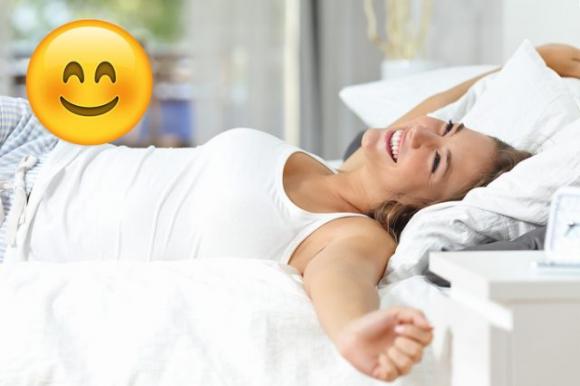 La scienza spiega di quante ore di sonno abbiamo davvero bisogno in base alla nostra età