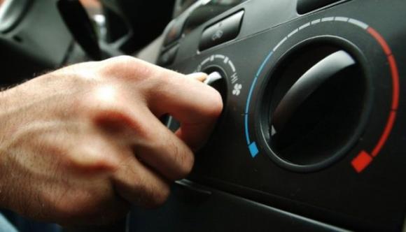 Ecco perché non dovresti mai accendere l’aria condizionata subito dopo aver acceso la tua auto