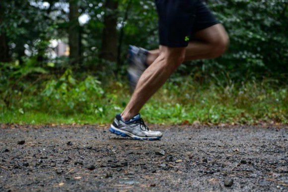 Ti bastano solo 15 minuti di camminata al giorno per migliorare il tuo corpo. Ecco come: