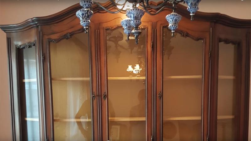 Stufa della sua vecchia credenza, la trasforma in stile shabby chic: il risultato è fantastico
