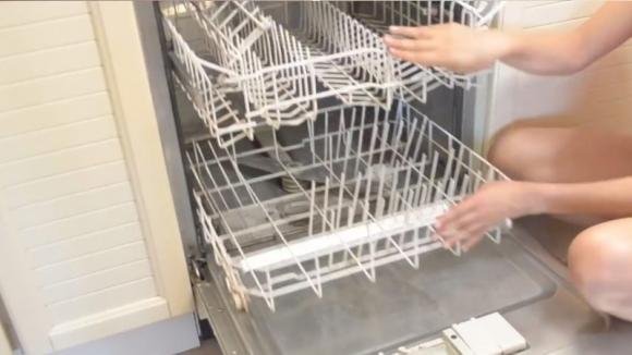 Come disinfettare la lavastoviglie: una tecnica semplice, veloce e davvero efficace