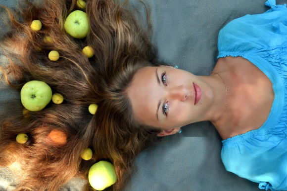 Come far crescere i capelli velocemente e renderli più spessi in 30 giorni