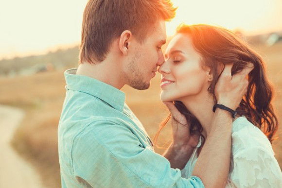 I 3 segni zodiacali che amano coccolare il partner. Sei tra questi?
