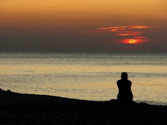 Alcune persone non sono fedeli a te, ma al bisogno di te. Quando i loro bisogni cambiano, non ti vogliono più