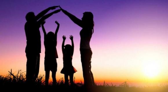 Come riconoscere un genitore “tossico” che danneggia il figlio senza rendersene conto