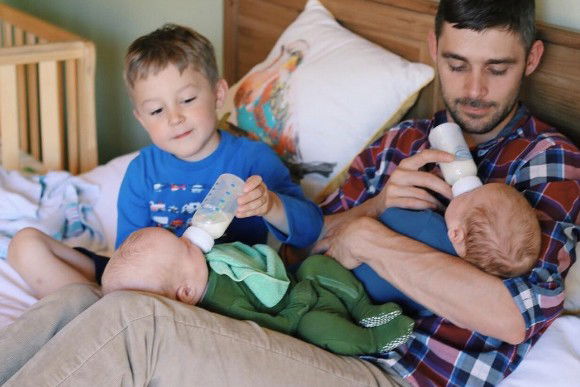 Queste immagini mostrano l’importanza di un padre nella vita di un bambino