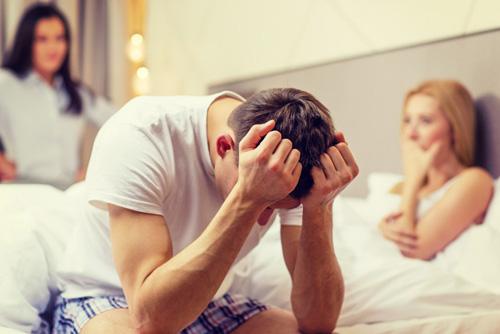 6 segni che hai accanto un partner infedele (anche se non ha mai tradito)