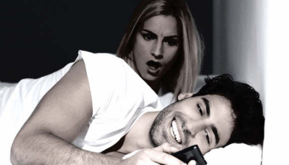 I reali motivi che spingono una persona a tradire, in base al suo segno zodiacale