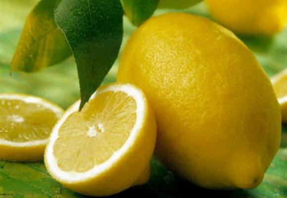 Dopo aver letto questo articolo, non andrai più a letto senza un limone nei tuoi calzini