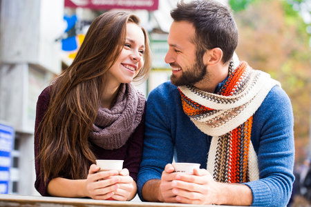 7 modi per dire ad un uomo che ti piace senza spaventarlo