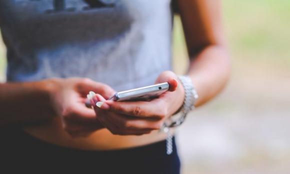 Tradimento emotivo: 5 segni che sei bloccata in una relazione emotiva con un’altra persona