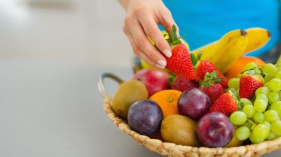 Non dovresti mai fare queste cose dopo aver mangiato: 5 cattive abitudini da eliminare