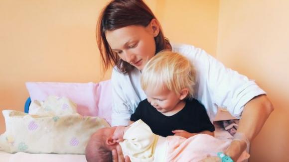 Stare a casa con i bambini è più difficile che andare a lavoro, lo conferma uno studio