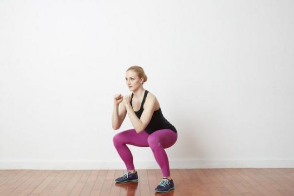 10 esercizi facili che tonificano il tuo sedere molto meglio degli squat