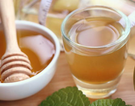 Aceto di miele per dimagrire e combattere tosse, raffreddore e insonnia