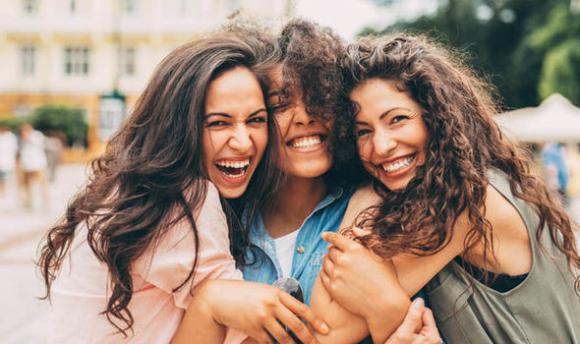 6 motivi per cui una ragazza sarcastica con un cuore grande è la fidanzata ideale!