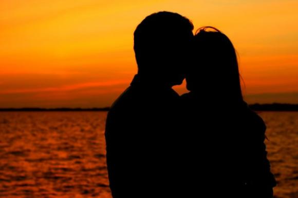 Tradimento emotivo: 5 segni che sei bloccata in una relazione emotiva con un’altra persona