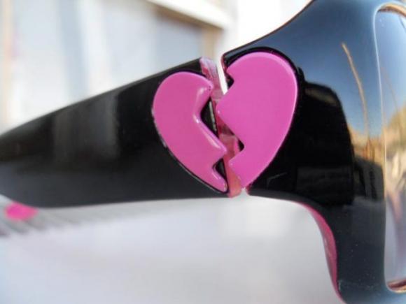 13 segnali infallibili che il tuo ex non ti ha ancora dimenticata