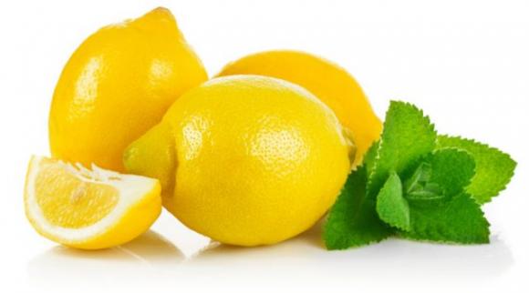 Sbarazzati del gonfiore allo stomaco con l’aiuto di un frullato!