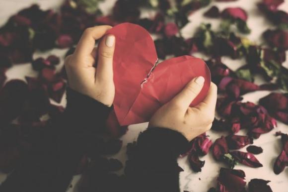 7 donne rivelano le più assurde (e pericolose) follie fatte dopo aver chiuso una relazione