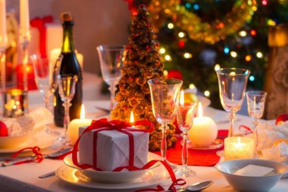 Il cocktail perfetto da bere durante le feste in base al tuo segno zodiacale