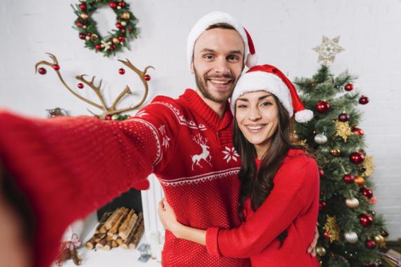 Questo è il primo Natale con la tua ragazza? Ecco cosa devi sapere