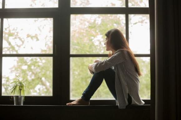 7 segni che una persona sta soffrendo di “depressione nascosta”