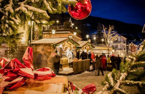 Il cocktail perfetto da bere durante le feste in base al tuo segno zodiacale
