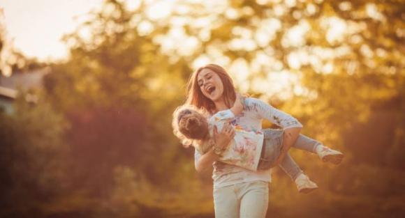 7 motivi per cui una donna forte riesce ad essere una buona madre