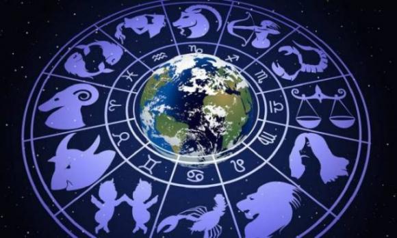 I 5 segni zodiacali più gelosi degli amici, tendono a controllare ogni loro mossa