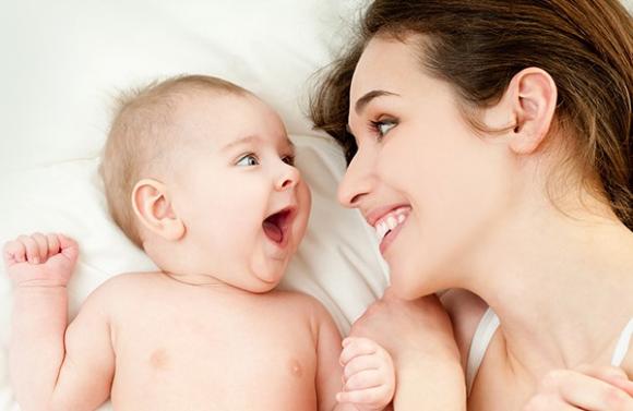 Cinque regole d’oro per crescere un bambino sano secondo i medici