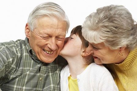 Lascia che i tuoi figli crescano con i nonni vicino, è il miglior dono che puoi fare per loro