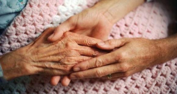 Tutti noi diventiamo genitori dei nostri genitori prima o poi