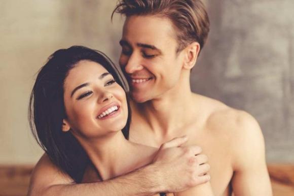 16 cose che i ragazzi pensano quando vedono la propria ragazza nuda