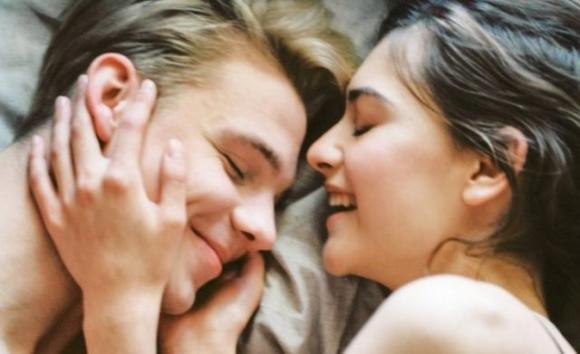 16 cose che i ragazzi pensano quando vedono la propria ragazza nuda