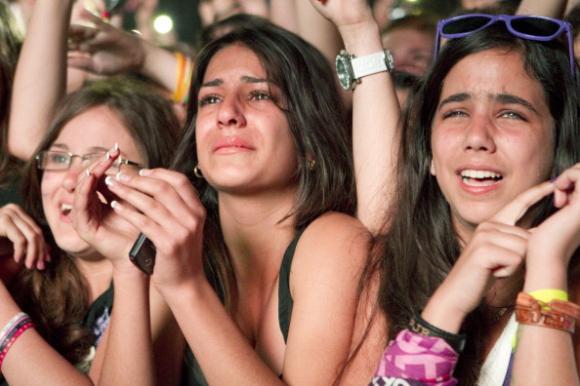 Commuoversi guardando film e serie tv è segno di una grande forza emotiva