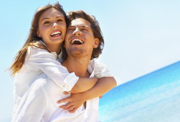 Se vuoi essere felice, cambia partner ogni 5 anni: parola di psicologo