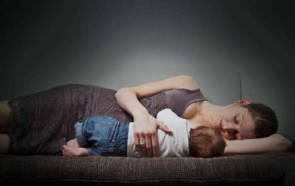 Il vero principe azzurro di una donna è suo figlio maschio, è un legame indissolubile