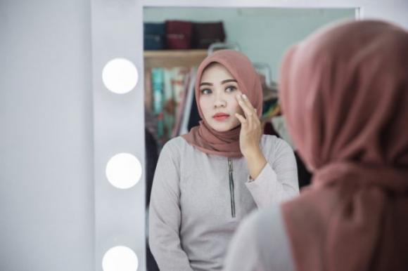 6 ormoni che fanno invecchiare le donne precocemente
