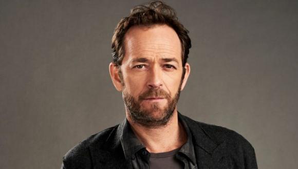 Luke Perry in gravissime condizioni, i medici: “L’ictus è stato devastante”