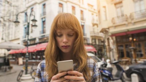 Se non riesci a smettere di guardare i profili social del tuo ex, allora sei di uno di questi 4 segni zodiacali