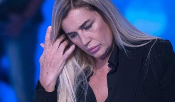Lory Del Santo: “Concedersi per fare carriera? Non ci trovo niente di sbagliato”