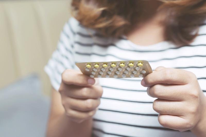 Anche la pillola anticoncezionale può causare delle secrezioni vaginali rosa